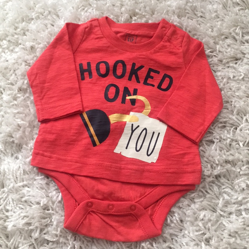 5/$25 Baby gap onesie 0-3 mo NWOT
